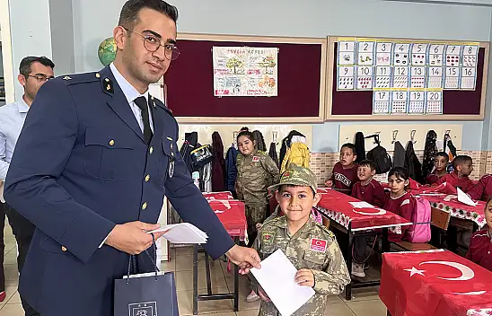 Konya'da Mehmetçiğe mektup yazan çocuklara duygulandıran cevap geldi