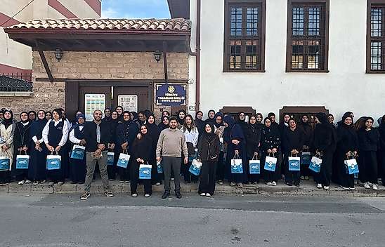 Konya'da minik yazarlar usta kalemlerle buluşuyor