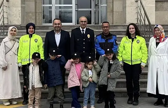 Konya'da miniklerden duygulandıran ziyaret