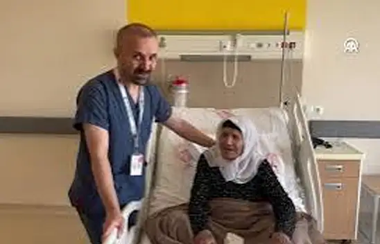 Konya'da mucize operasyon: 96 yaşında kanseri yendi