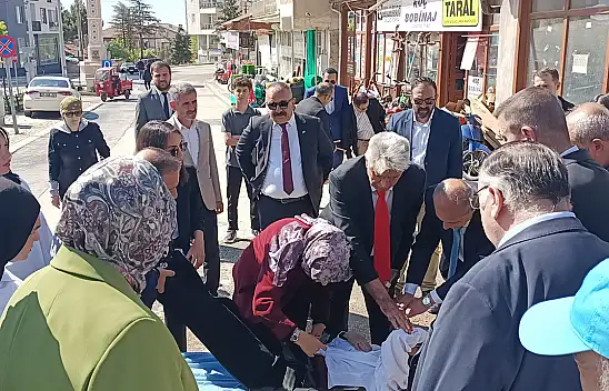 Konya'da öğrenci bayıldı, ilk müdahaleye belediye başkanı koştu