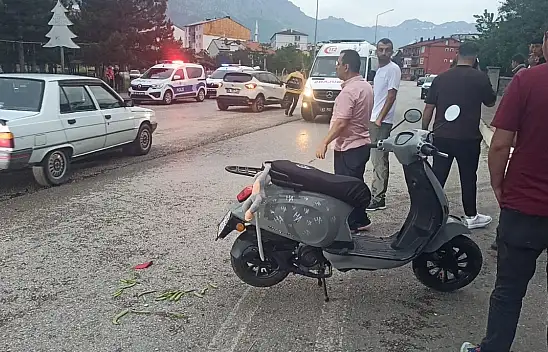 Konya'da pikap motosiklet ile çarpıştı