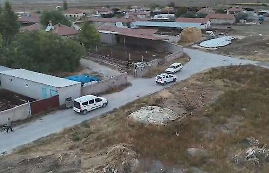 Konya'da şafak operasyonu! Depodan kenevir ve esrar fışkırdı