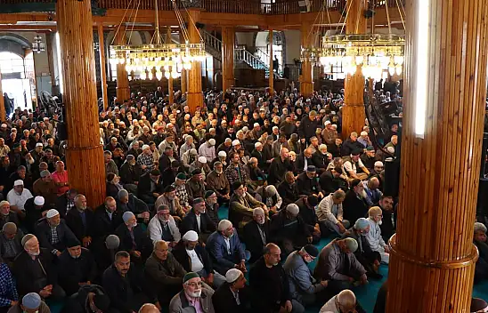 Konya'da şehit öğretmen ve öğrenciler için dua edildi