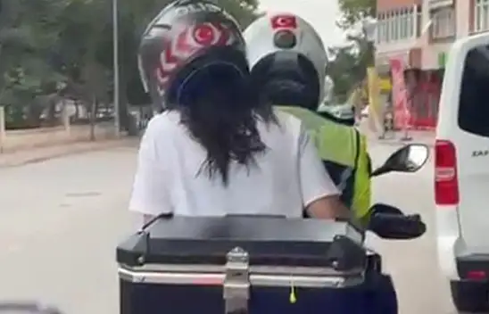 Konya'da sınava geç kalanların imdadına polis yetişti! İşte o anlar