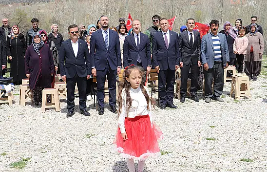 Konya'da tek öğrencili okulda 23 Nisan duygulandırdı