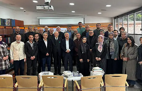 Konya'da Türkçenin dünya dili oluşu konuşuldu