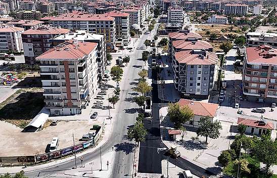 Konya'da ulaşımı rahatlatacak 800 metrelik dev asfalt adımı atıldı
