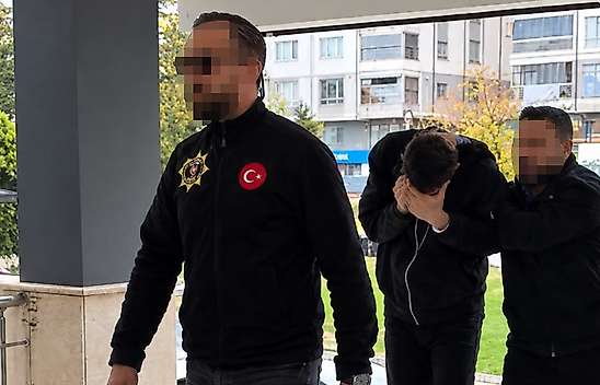 Konya'da uyuşturucu baskını! 3 şüpheliden 1'i tutuklandı