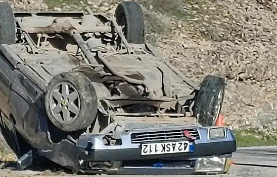 Konya'da vahim kaza! Otomobil ters döndü