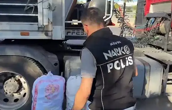 Konya'da zehir tacirlerine geçit yok: Binlerce hap ele geçirildi