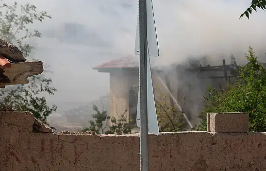 Konya'daki ev yangını korkuttu!