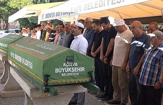 Konya'daki feci kazada hayatını kaybeden çift yan yana defnedildi