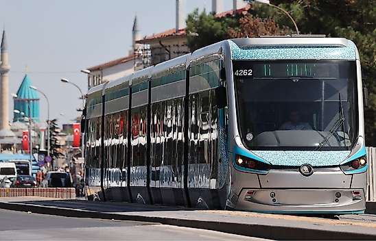 Konya'daki tramvay seferlerine fırtına engeli