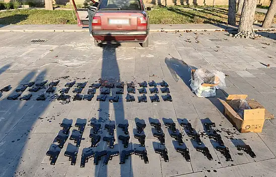 Konya durdurulan araçtan adeta cephanelik çıktı!