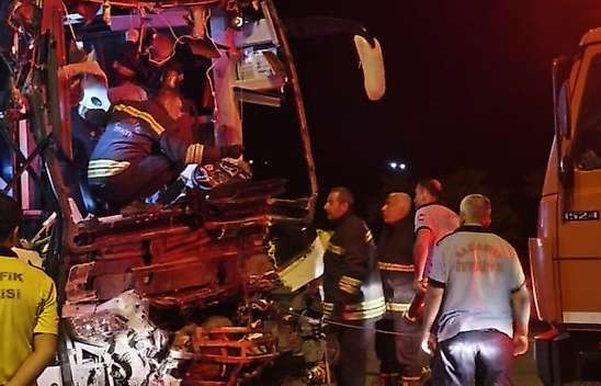 Konya-Kahta otobüsünde feci kaza: 2 ölü 22 yaralı!