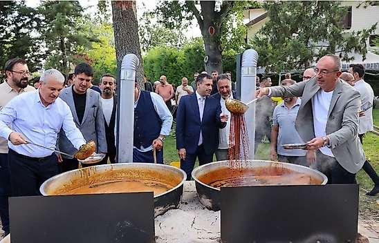 Konya Meram'da kazanlar kaynadı