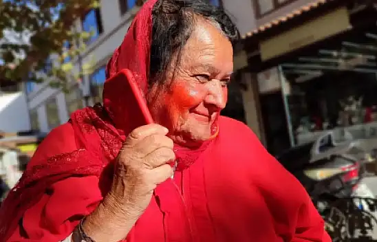 Konya'nın 'kırmızılı kadını' hayatını kaybetti