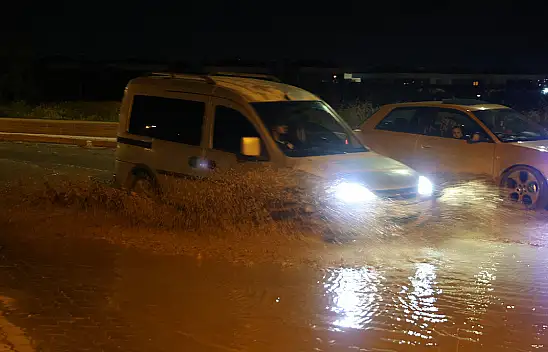Konya'yı sel aldı! Esnaf o anları anlattı