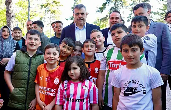 Konyalı Bakan Çiftçi, baba ocağında