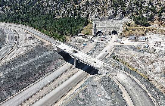 Konyalı Başkandan Alacabel Tüneli'nin bu kış ulaşıma açılacağı müjdesini