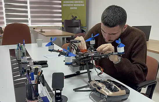 Konyalı gençlerden hayat kurtaran buluş: İletişim dronu 'ULAK'