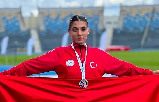 Konyalı sporcu Avrupa'da fırtına gibi esti