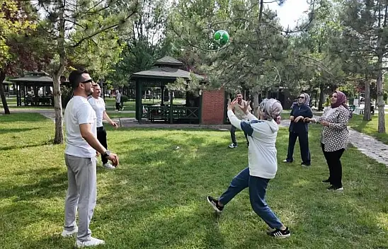 Konyalılar, sıcak havada parklara akın etti