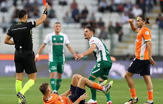 Konyaspor 3 kez kızardı!