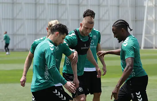 Konyaspor kupa için yola çıkıyor