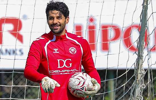 Konyaspor'un file bekçisi umutlu konuştu