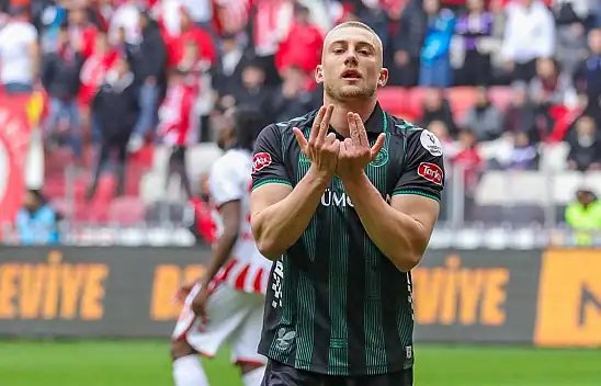 Konyaspor'un golcüsü sakatlığıyla ilgili konuştu