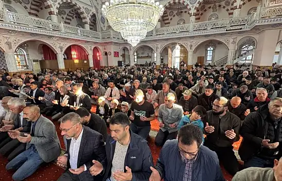 Kulu'da bayram namazında camiler doldu