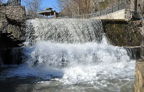 Kuruyan Akşehir Gölü'ne su gelmeye başladı