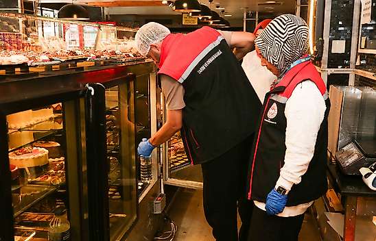 Meram'da zabıta sahaya indi: Fırın ve pastanelerde denetimler sürüyor