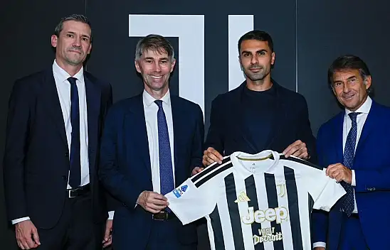 Milli futbolcu, Juventus'a imza attı