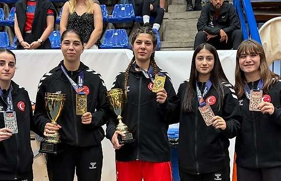 Milliler, Karadağ'dan 6 madalyayla döndü