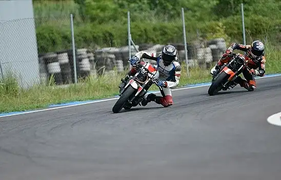 Milliler, Macaristan'da piste çıkacak