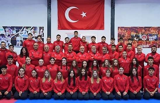Milliler, Polonya'da madalya avında