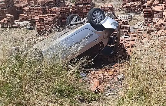 Motosiklete çarpan otomobil takla attı: 1 ölü, 1 yaralı