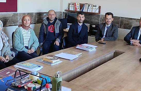 Müdür Konuk öğrenci ve öğretmenlerle buluştu