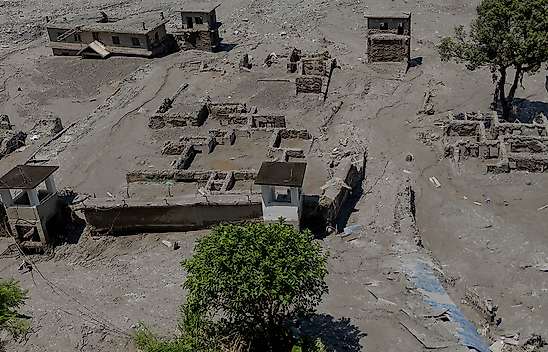 Nepal'deki selde can kaybı 1344'e yükseldi