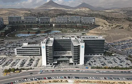 NEÜ Tıp Fakültesinden eğitimde büyük başarı