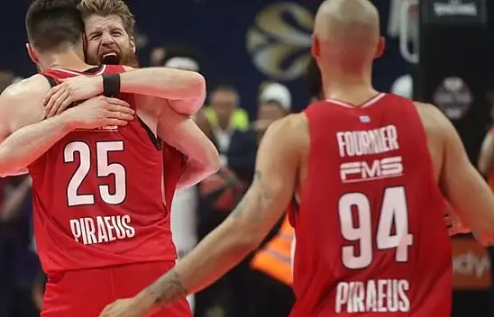 Olympiakos, Avrupa Ligi'nde 4. kez şampiyon