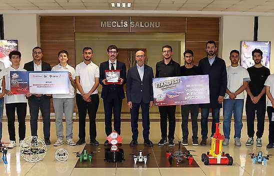 Selçuklu'ya Teknofest 2026'da gurur yaşatan takımlar, Pekyatırmacı'yı ziyaret etti