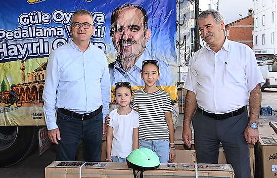 Seydişehir'de sabah namazına katılan çocuklara bisikletleri teslim edildi
