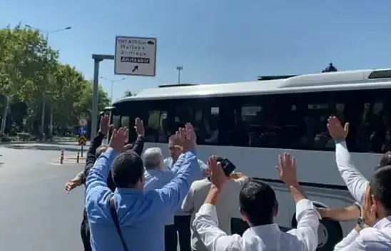 Süleymancıların lideri Alihan Kuriş'in cezaevine sevki sırasında dikkat çeken anlar