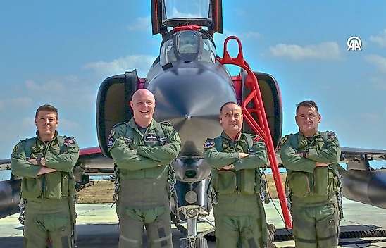 Türk ve İngiliz Generalleri Konya'da uçuş yaptı