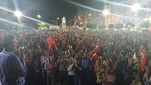 '15 Temmuz demokrasinin zaferi, güçlü Türkiye şehitlerin eseri'