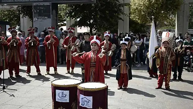 '21. Türk Dünyası Çocuk Şöleni' başladı